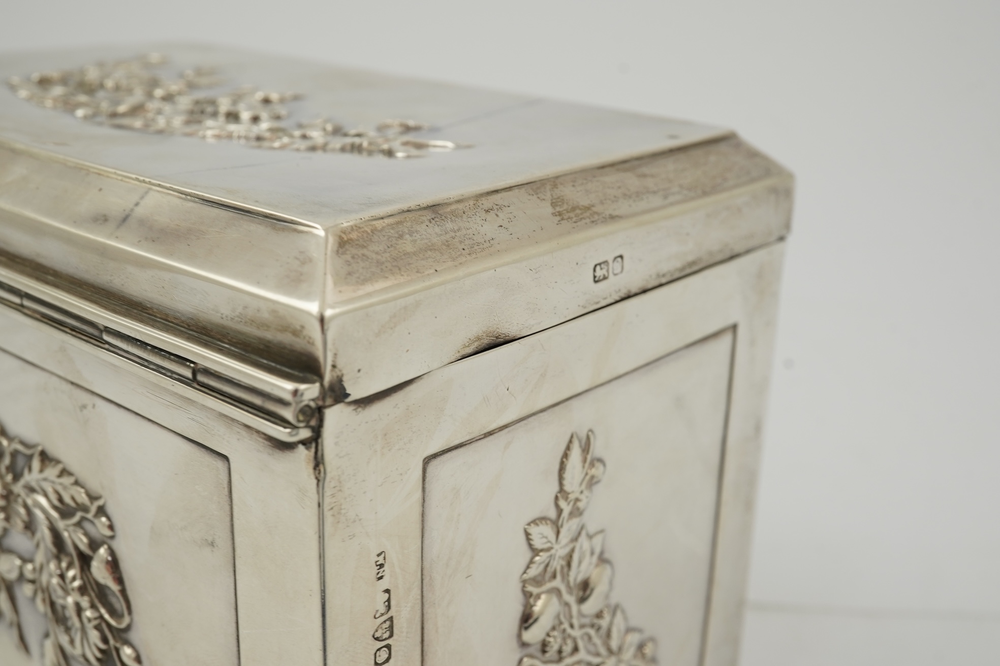 An Edwardian silver mounted jewellery casket, by William Neale & Son Ltd